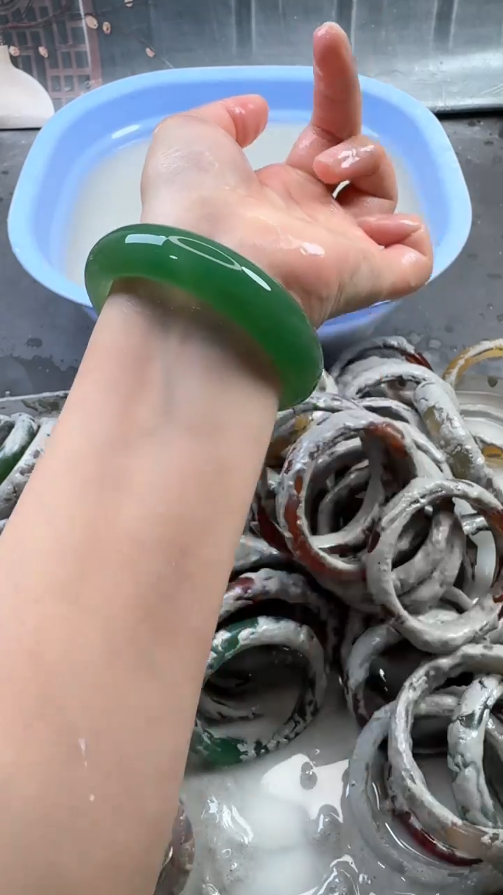 【闪购商品】石英质玉手镯未镶嵌28