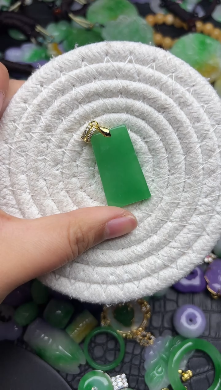 颈饰未镶嵌翡翠缅甸翡翠吊坠