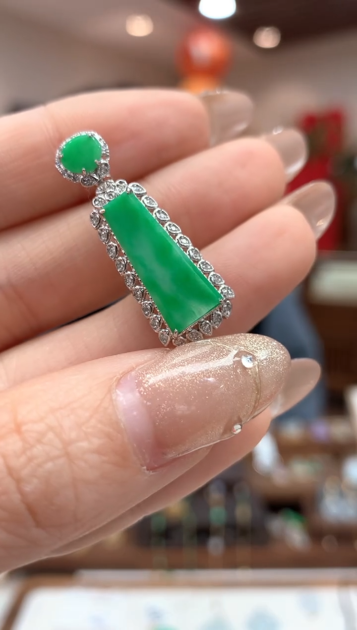 【闪购商品】翡翠吊坠(不含链)18K金镶嵌无事牌