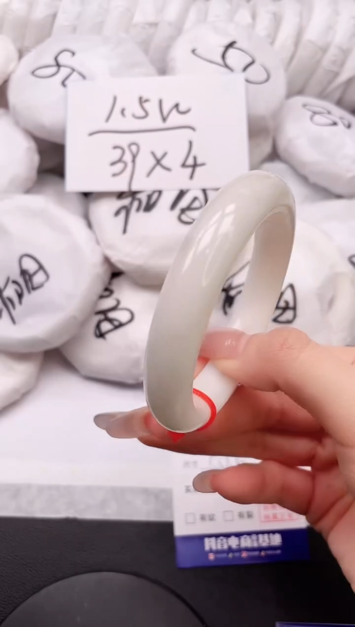 【闪购商品】和田玉手镯未镶嵌5K74-57