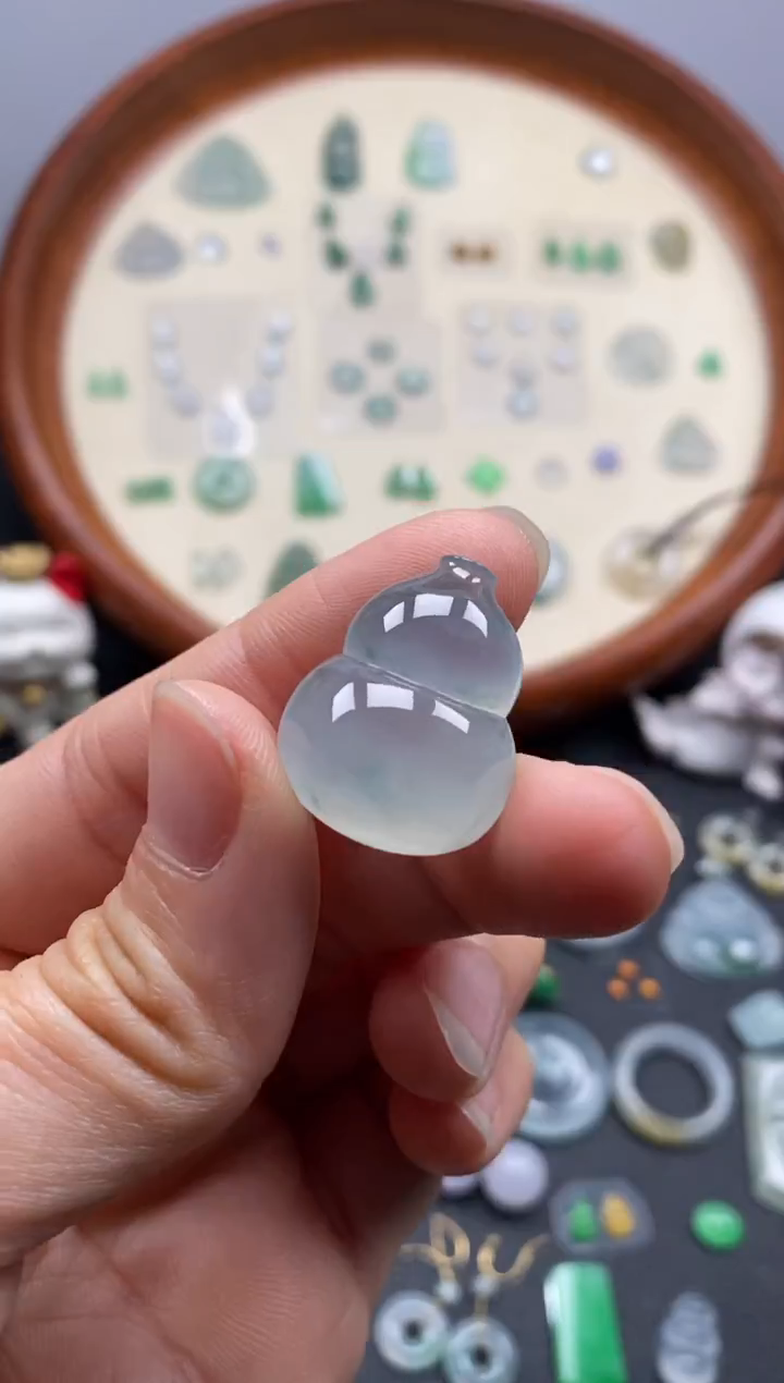 颈饰未镶嵌翡翠冰飘緑大葫芦/芬