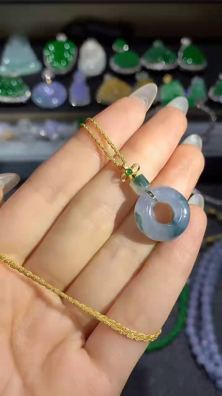 【闪购商品】翡翠吊坠(赠链)18K金镶嵌1团购