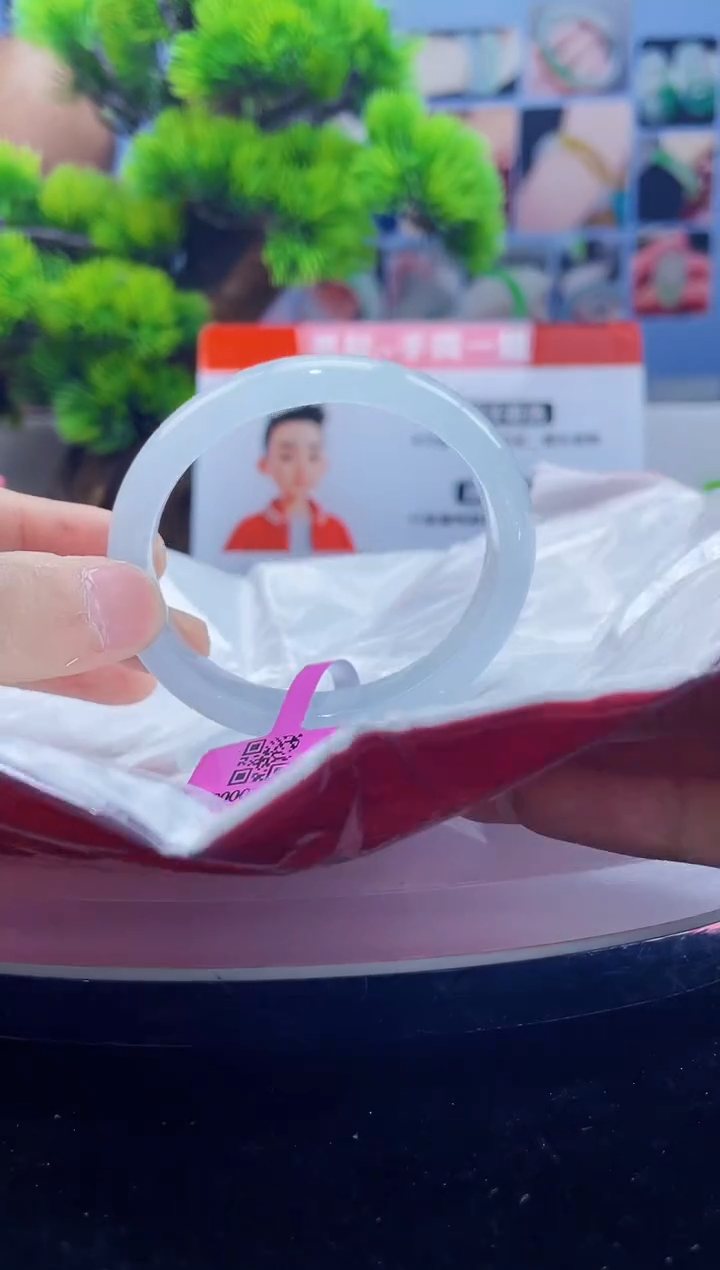 翡翠未镶嵌手镯（贵妃镯）手镯3