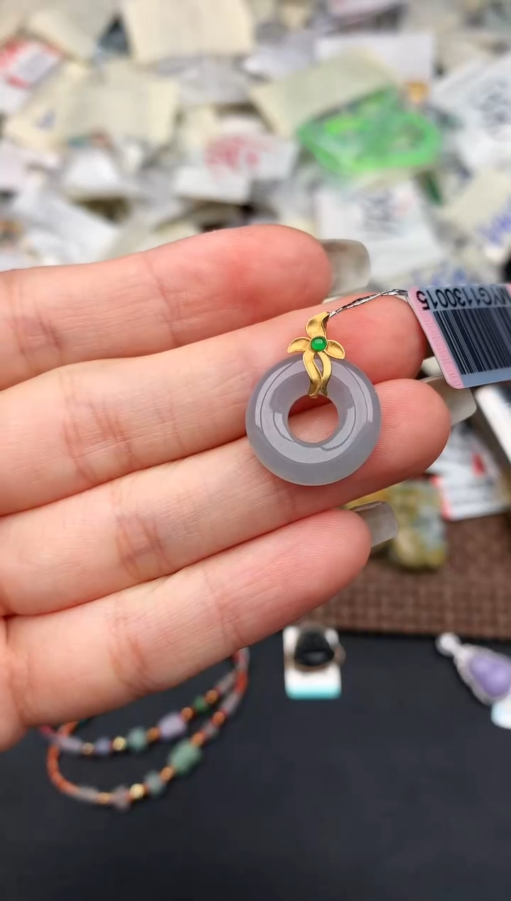 18K金镶嵌挂件翡翠—