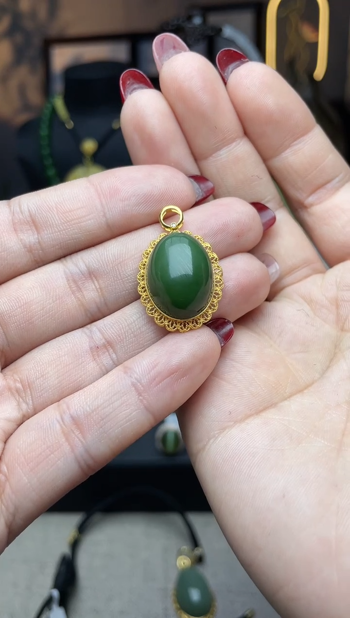 【闪购商品】和田玉颈饰18K金镶嵌GE89鸽子蛋