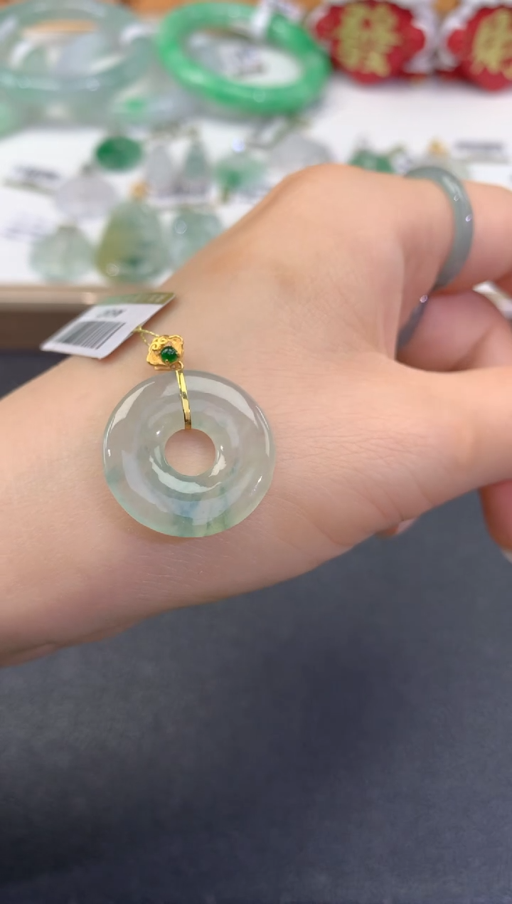 【闪购商品】翡翠颈饰18K金镶嵌              