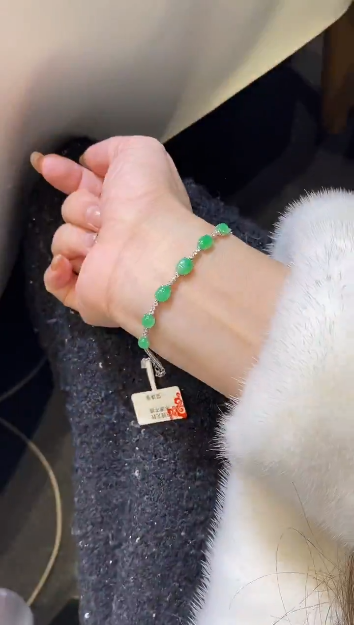 18K金镶嵌手链翡翠手链