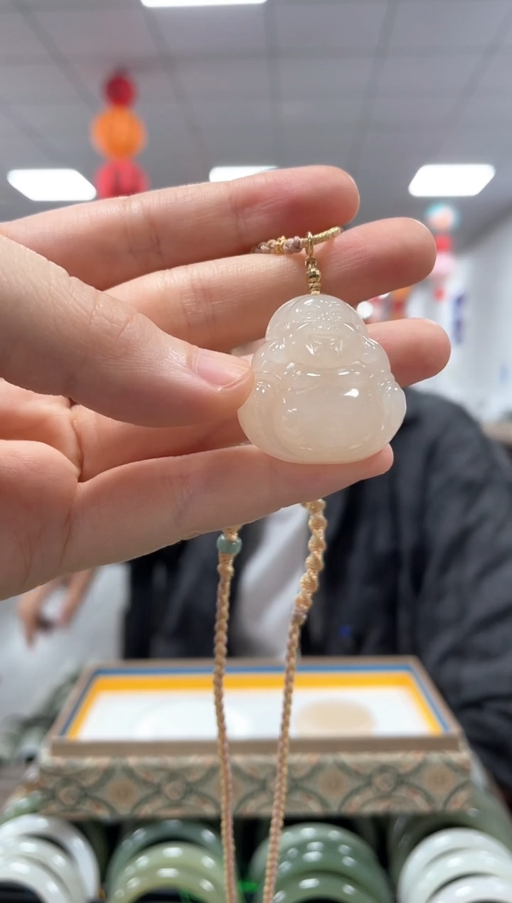 和田玉18K金镶嵌颈饰藕粉挂件一件