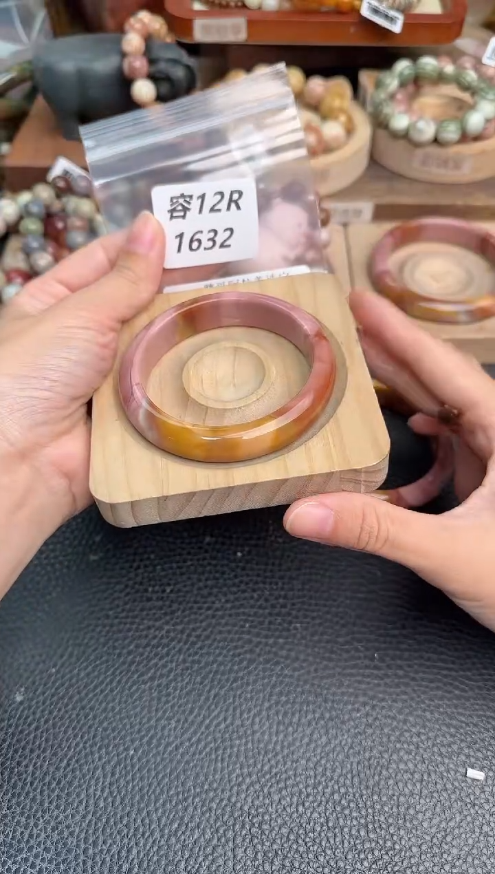 未镶嵌手链石英质玉?***?12R1632