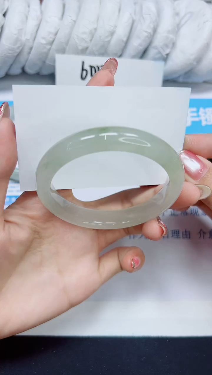 石英质玉手镯未镶嵌89/59