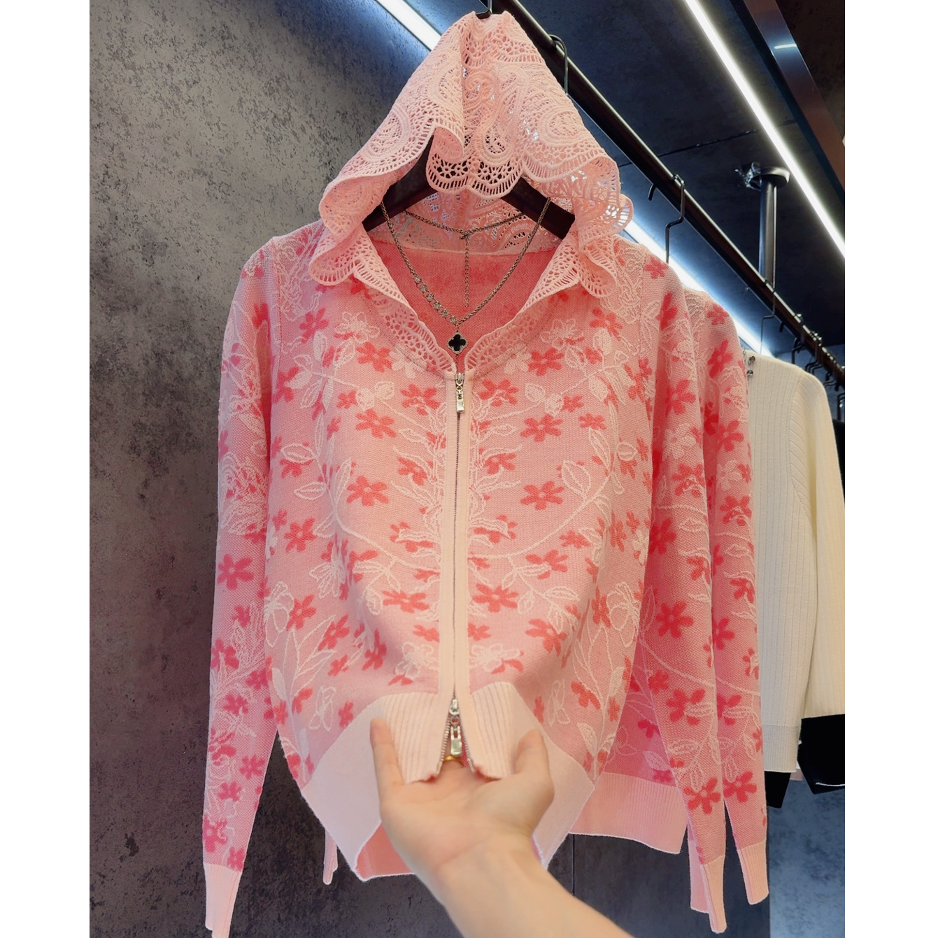 【定制大码女装80-200斤】气质提花百搭花朵重工显瘦连帽上衣2168