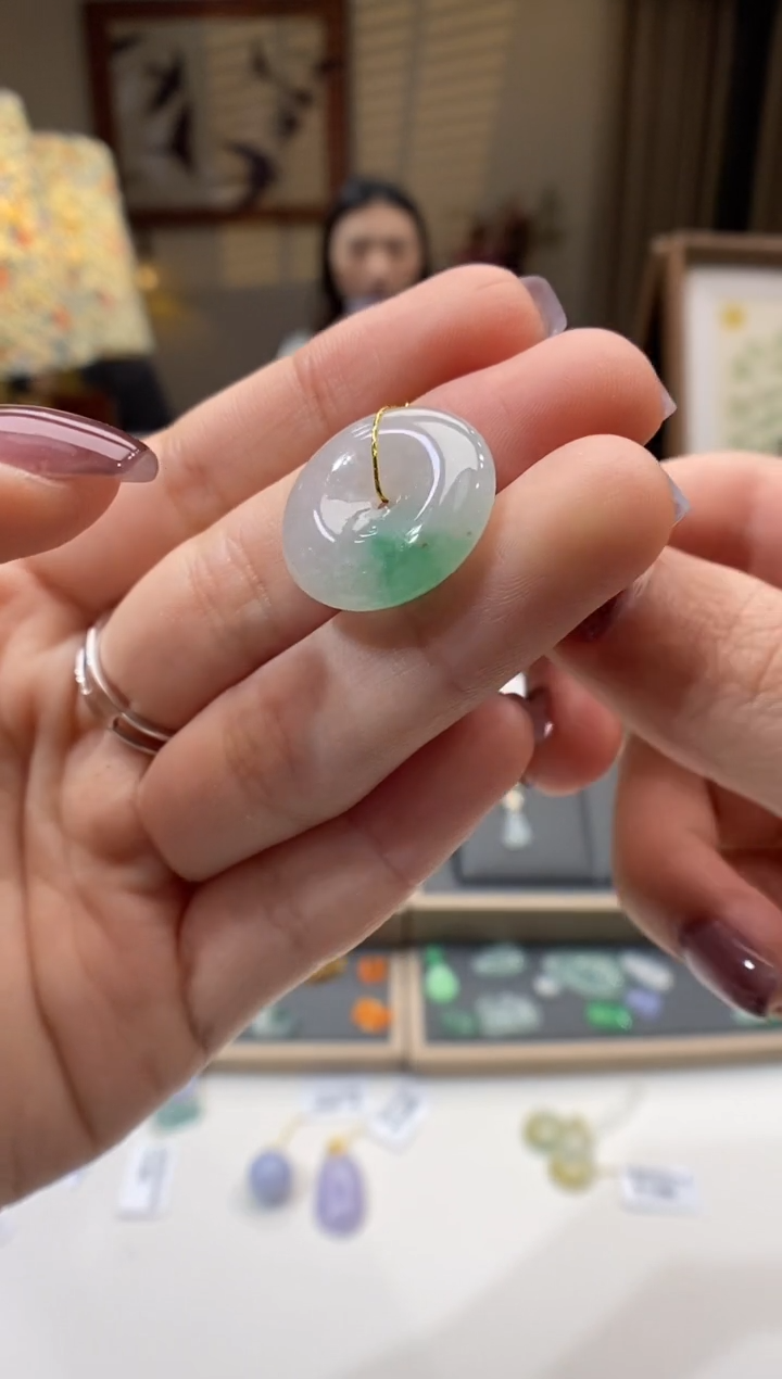 【闪购商品】翡翠颈饰未镶嵌平安扣