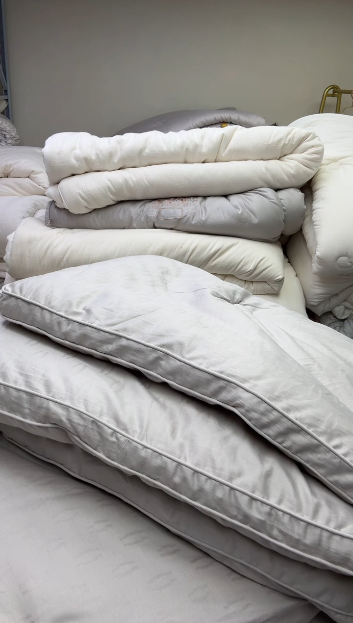 95%以上灰色冬被200*230//