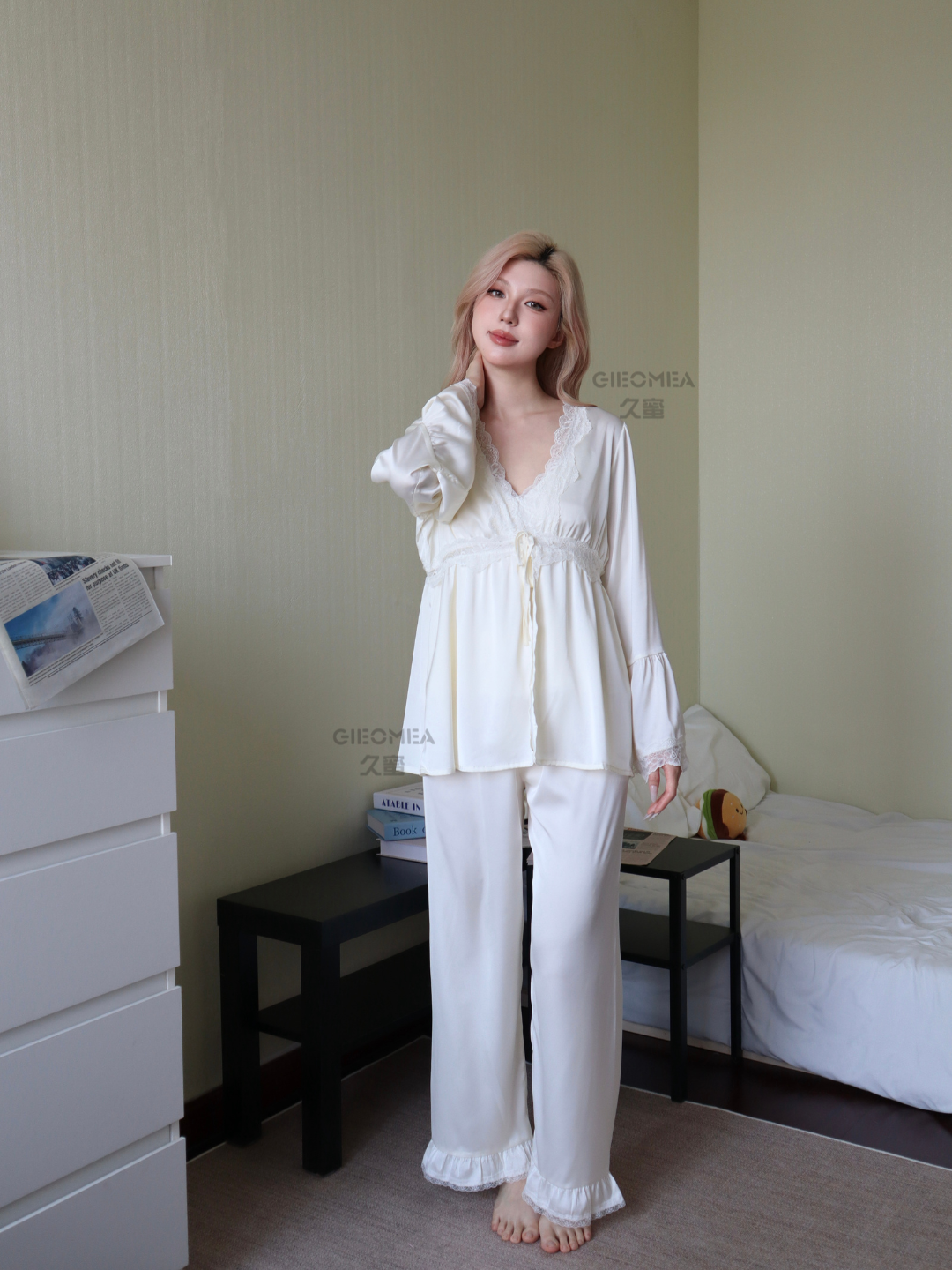 久蜜GIEOMEA|赵露丝同款缎面性感风三件套可外穿睡衣家居服带胸垫