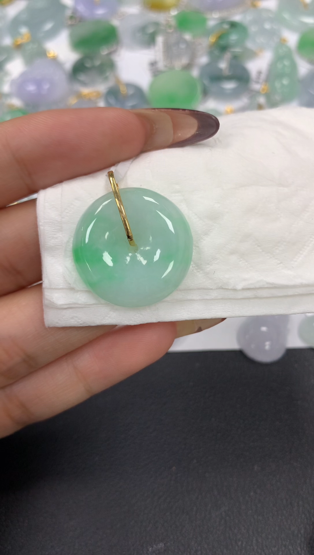 颈饰18K金镶嵌翡翠a货假一赔三支持复检百元上9元证书费自理