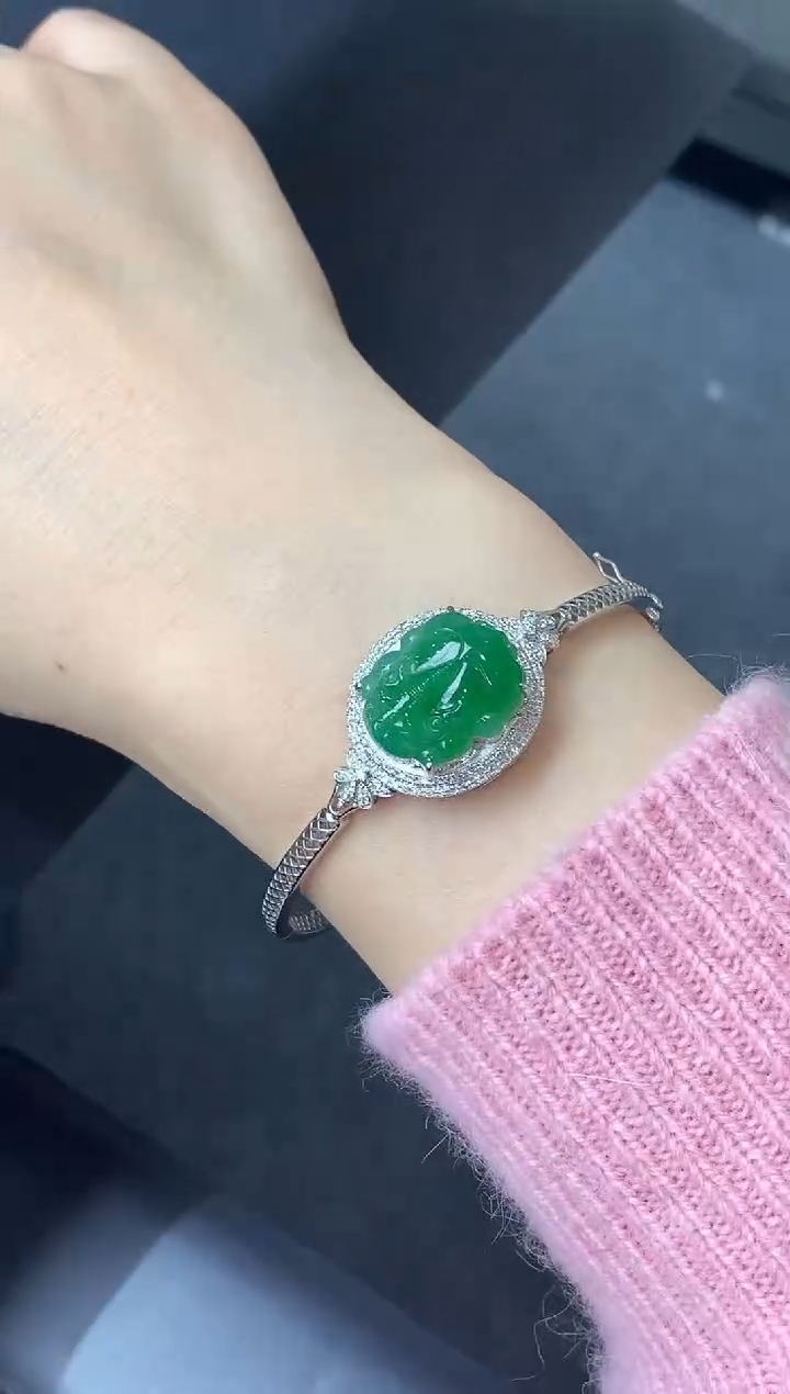 18K金镶嵌手镯翡翠650-中国好珍宝