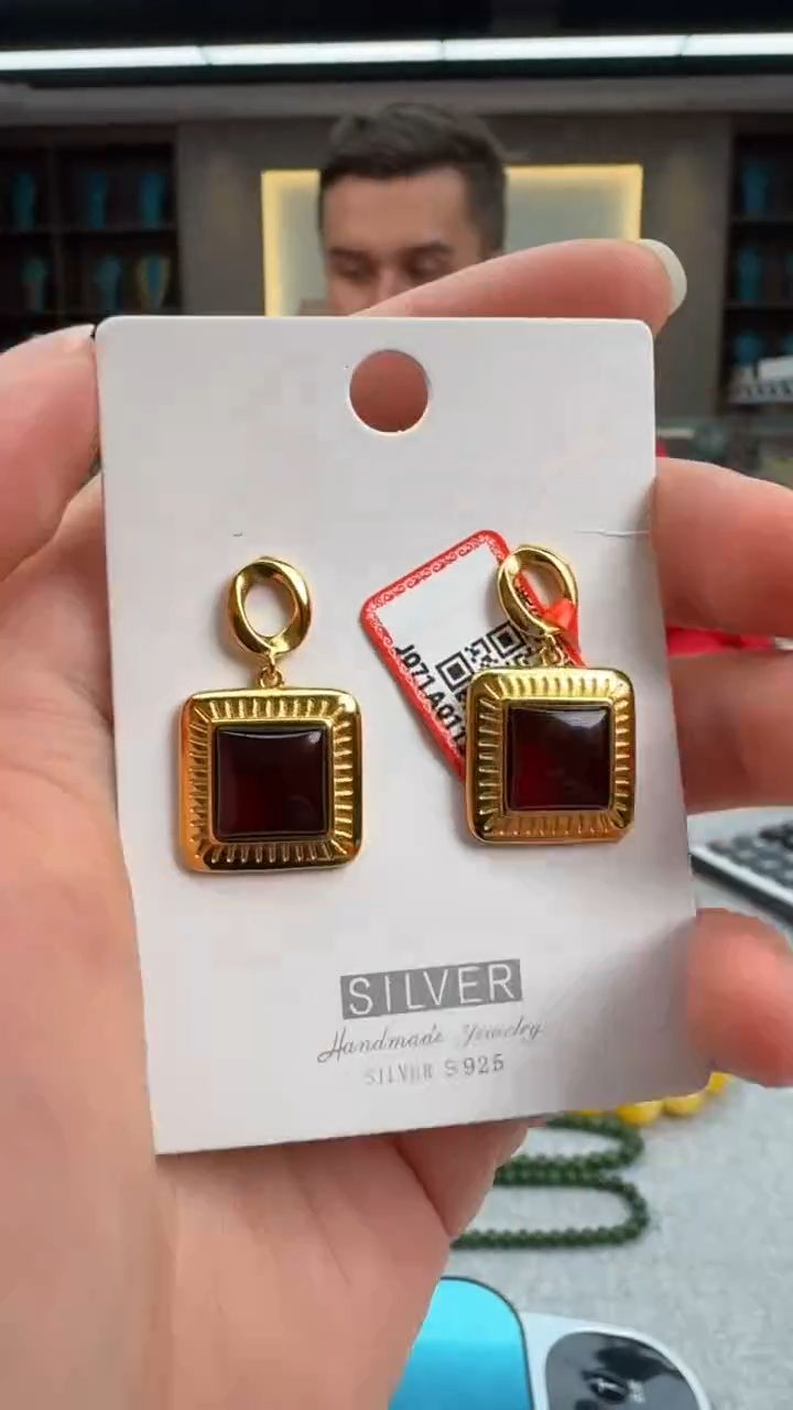【闪购商品】琥珀耳饰银S925镶嵌秒拍号039
