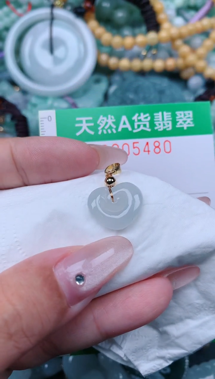 翡翠未镶嵌颈饰.0005480