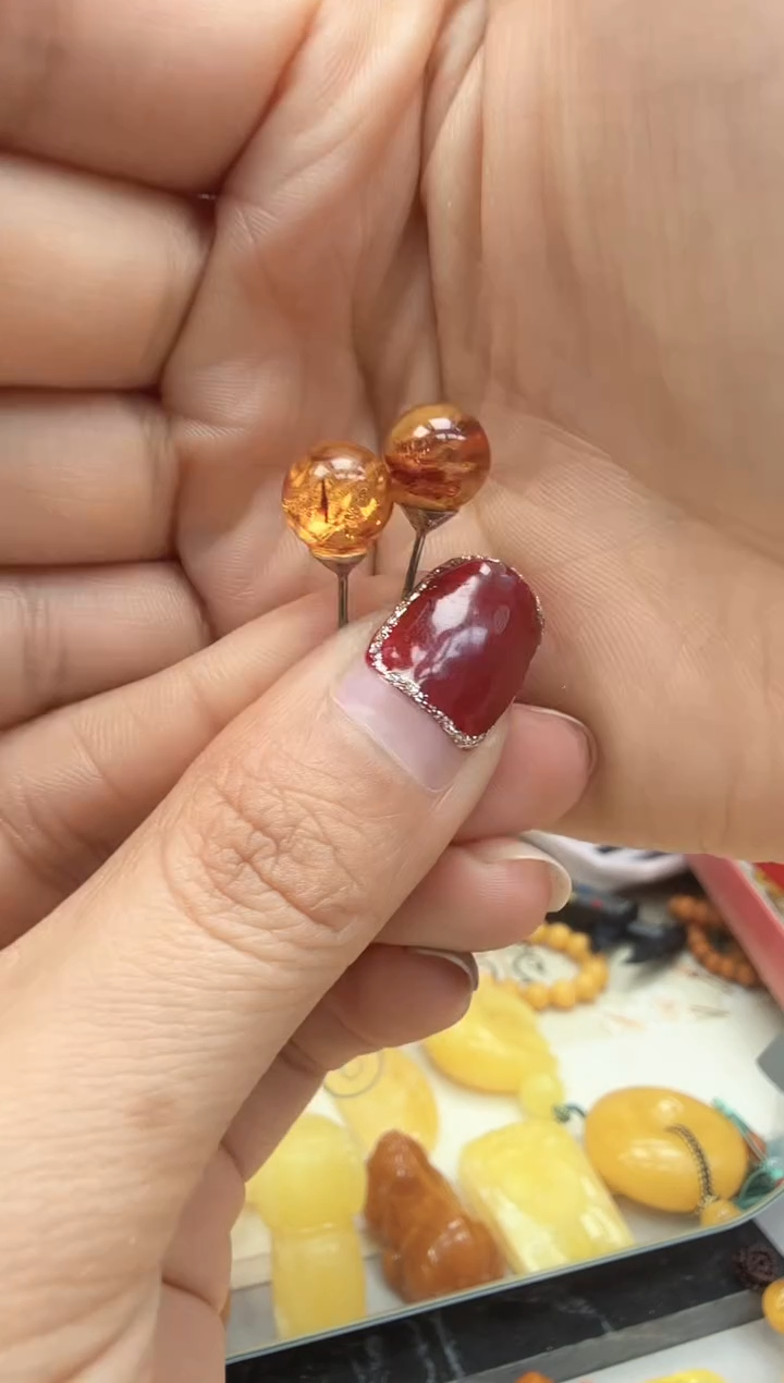 【闪购商品】琥珀裸石银S925镶嵌耳钉   多样性发一