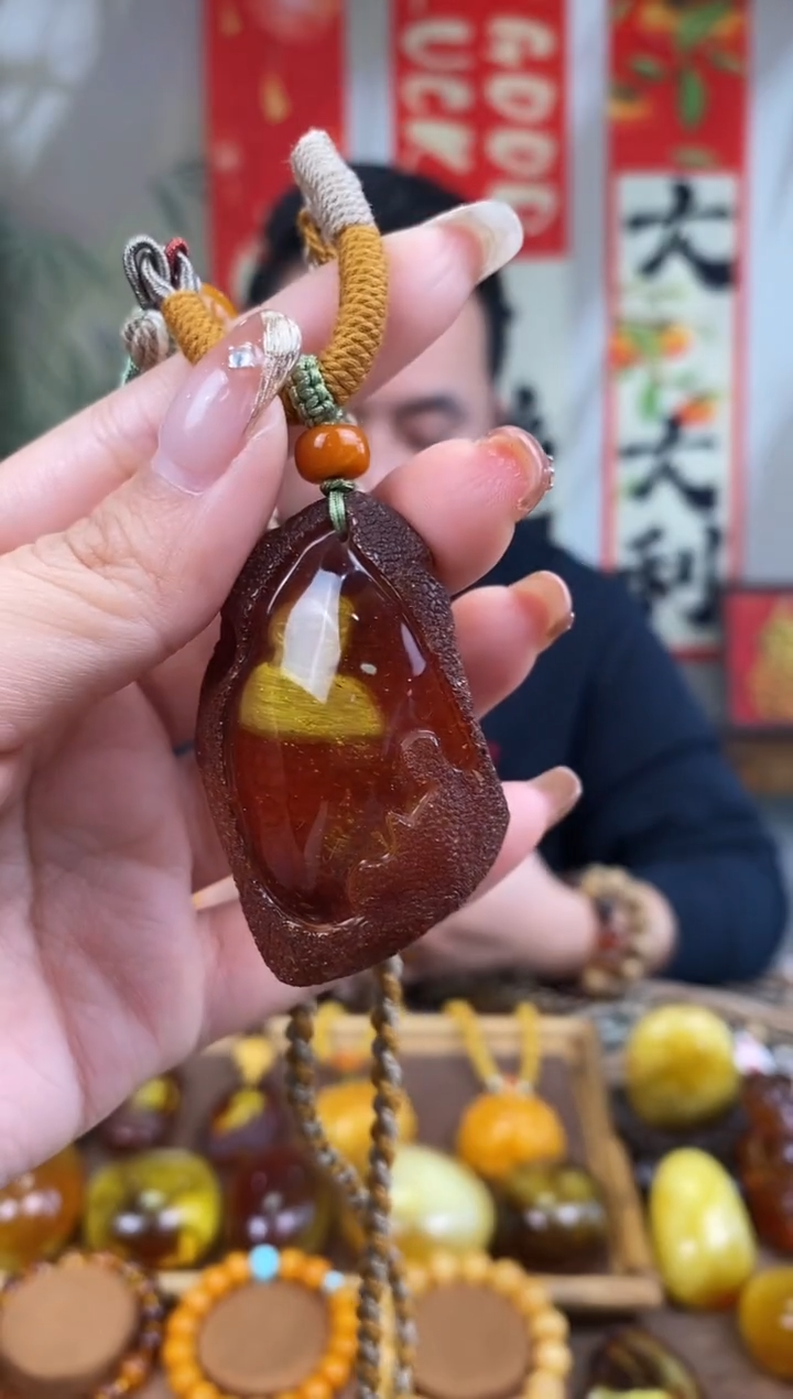 【闪购商品】琥珀裸石未镶嵌基地发货 一物一证 顺丰包邮