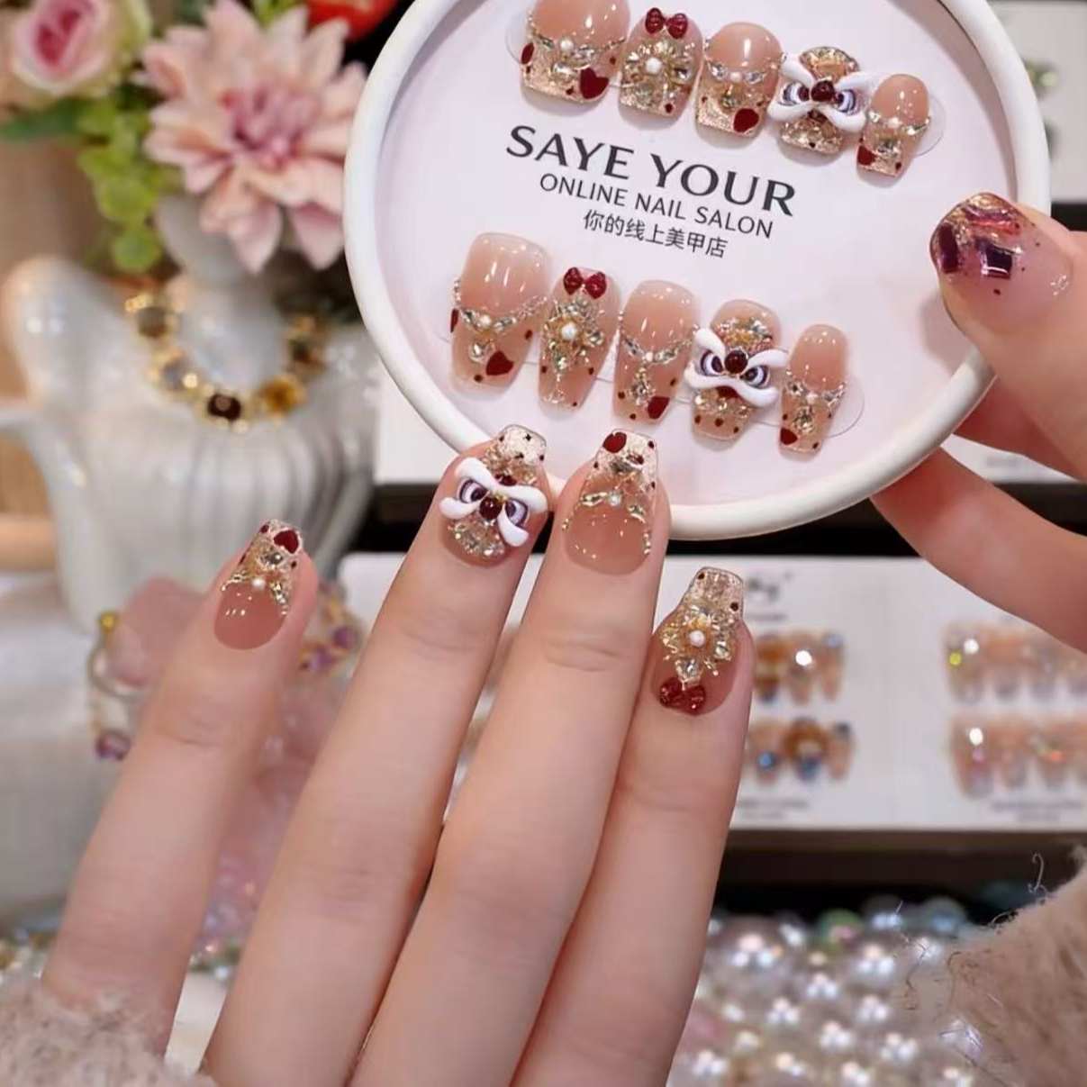 【心悦醒狮】爆闪带钻猫眼款气质手工穿戴甲