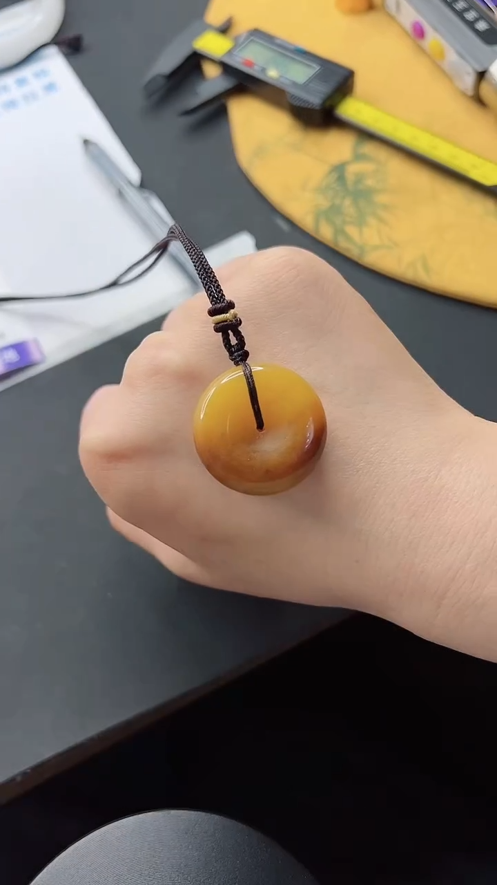 【闪购商品】石英质玉手镯未镶嵌平安扣