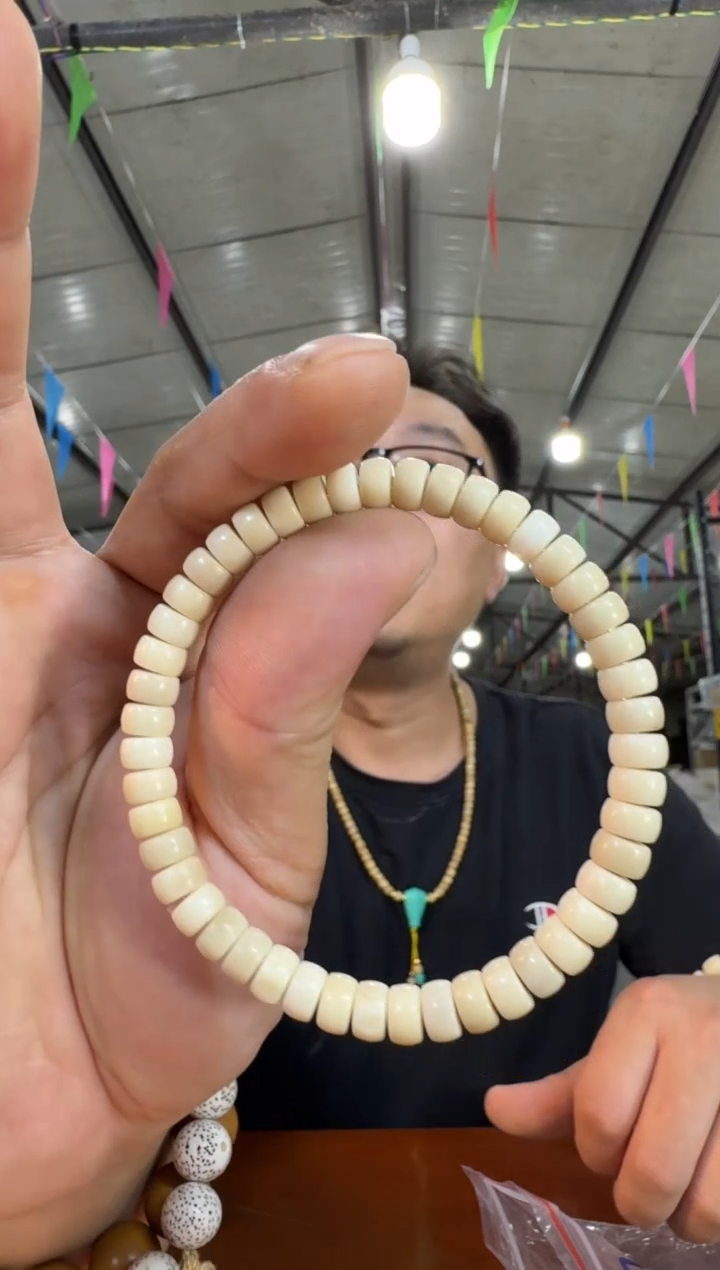 白玉菩提手串A5实物为准
