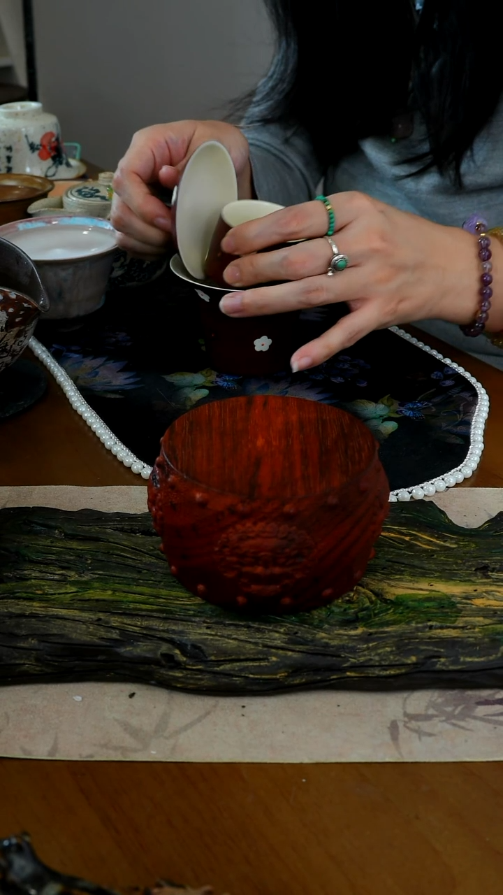 陶茶瓷物语福利红色醒狮摆件