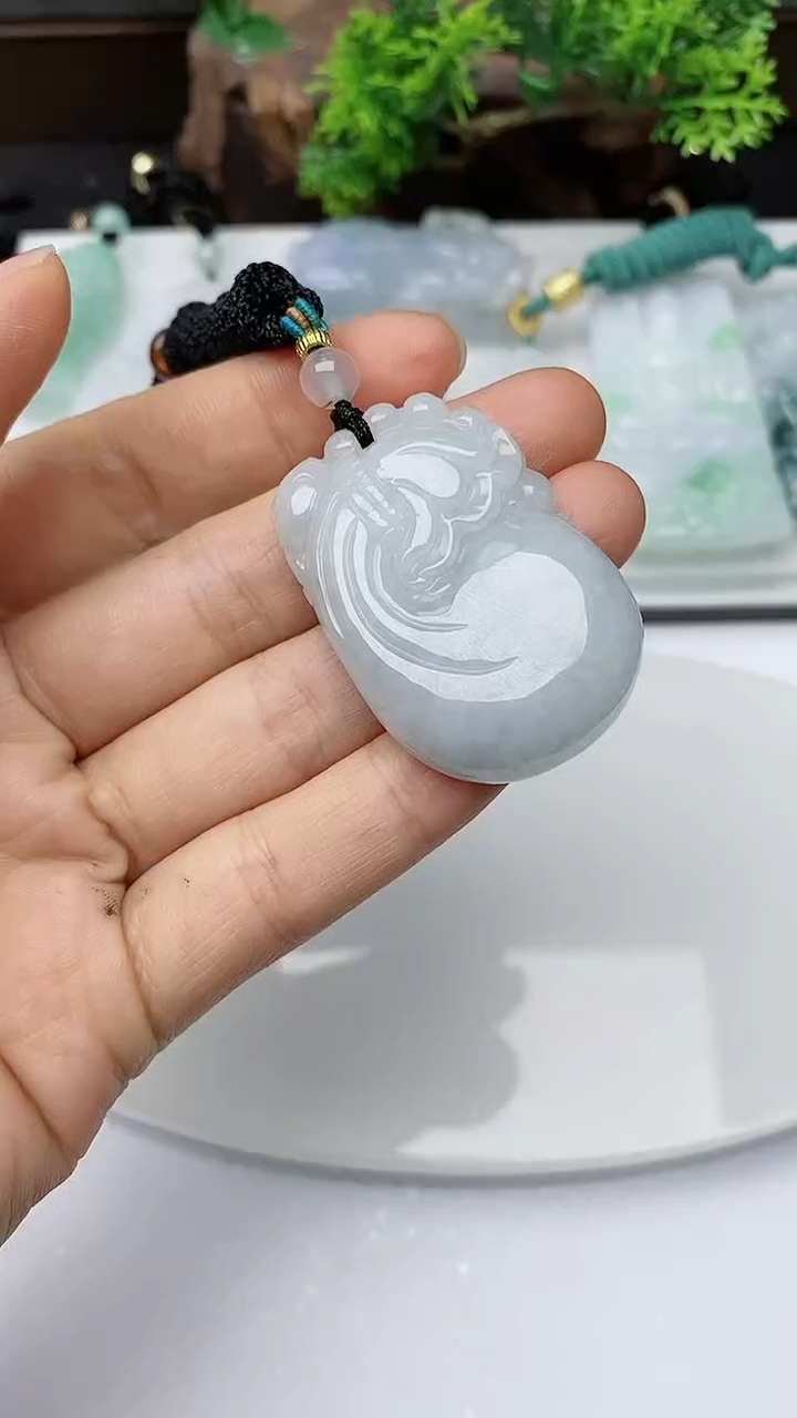 【闪购商品】翡翠颈饰未镶嵌         