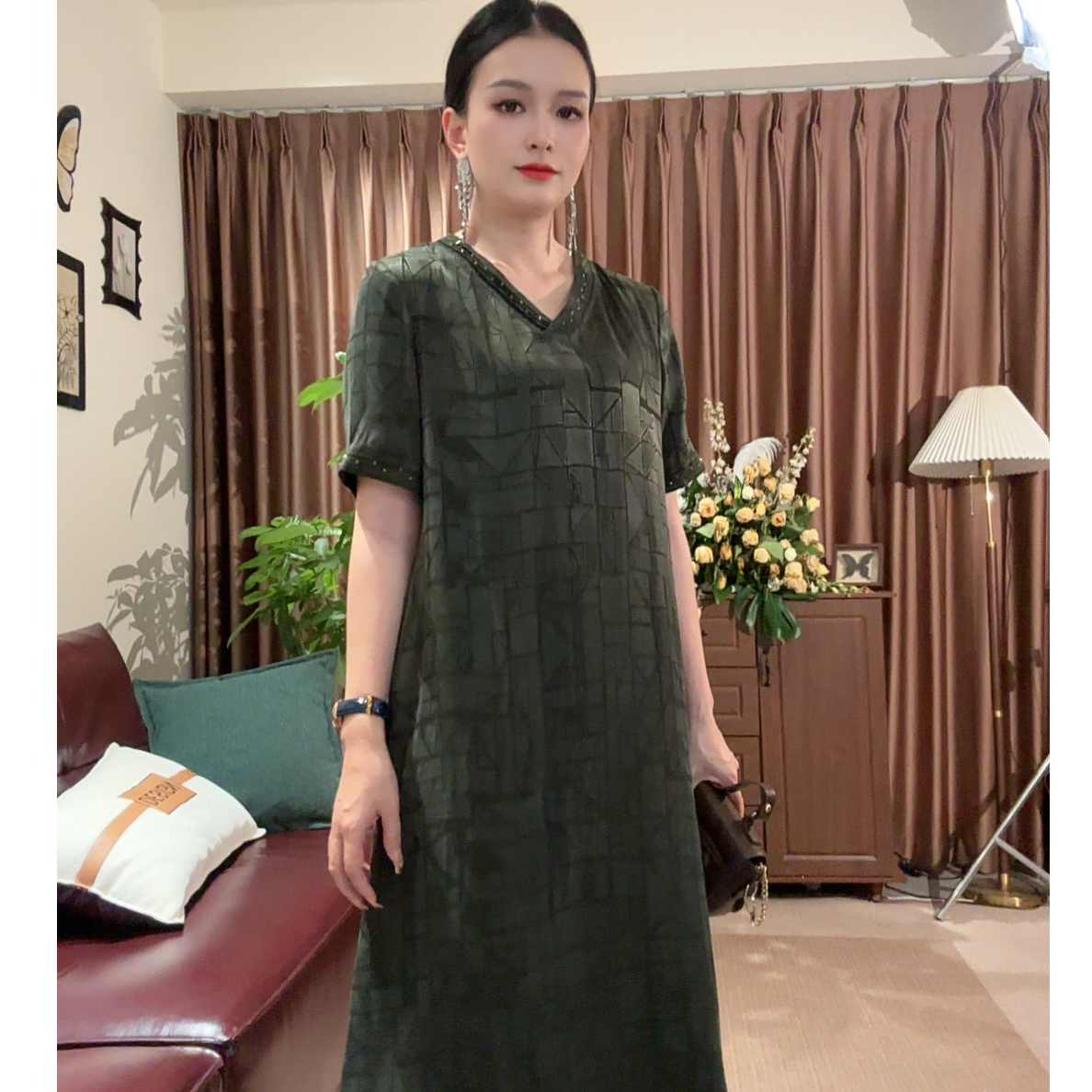 墨绿色夏季宽松显瘦圆领连衣裙