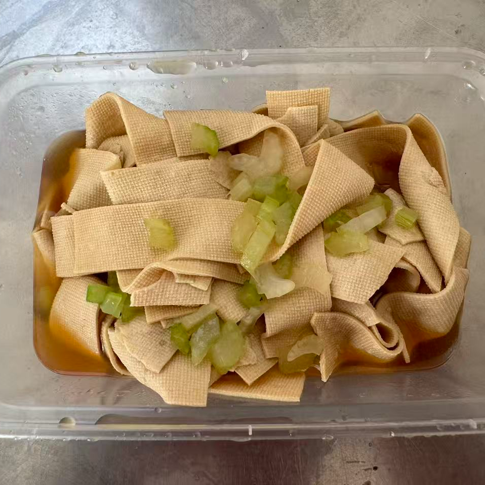 香芹麻油拌豆皮