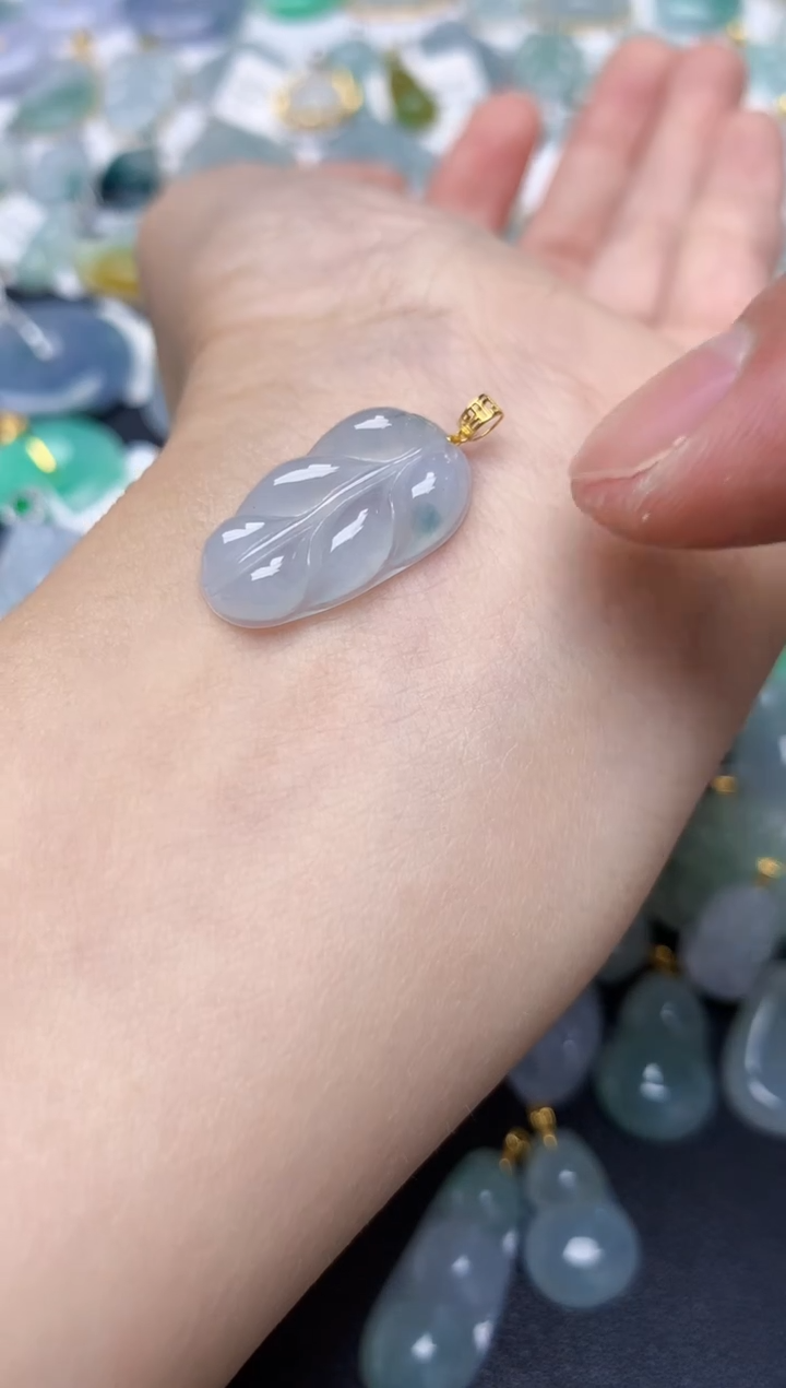 翡翠18K金镶嵌颈饰天然缅甸A货翡翠