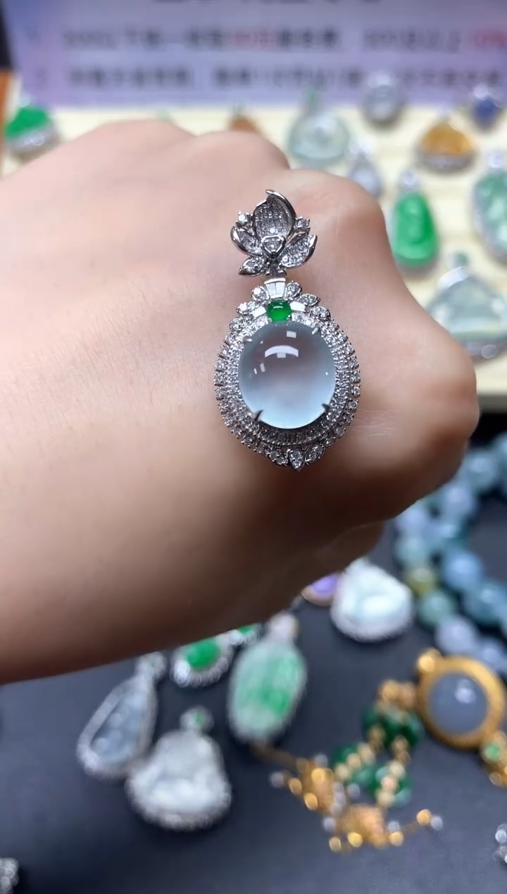 【闪购商品】翡翠吊坠(不含链)18K金镶嵌吊坠|7600+760