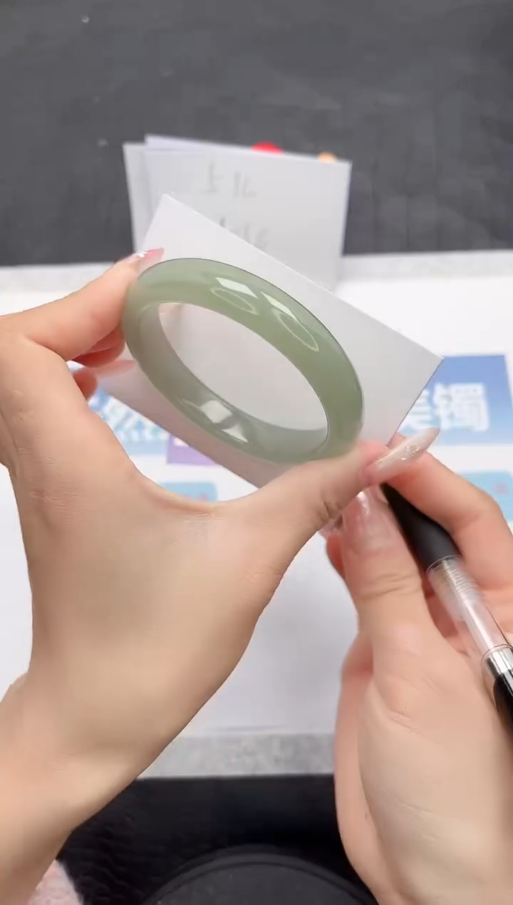 【闪购商品】石英质玉手镯未镶嵌O59-56.5