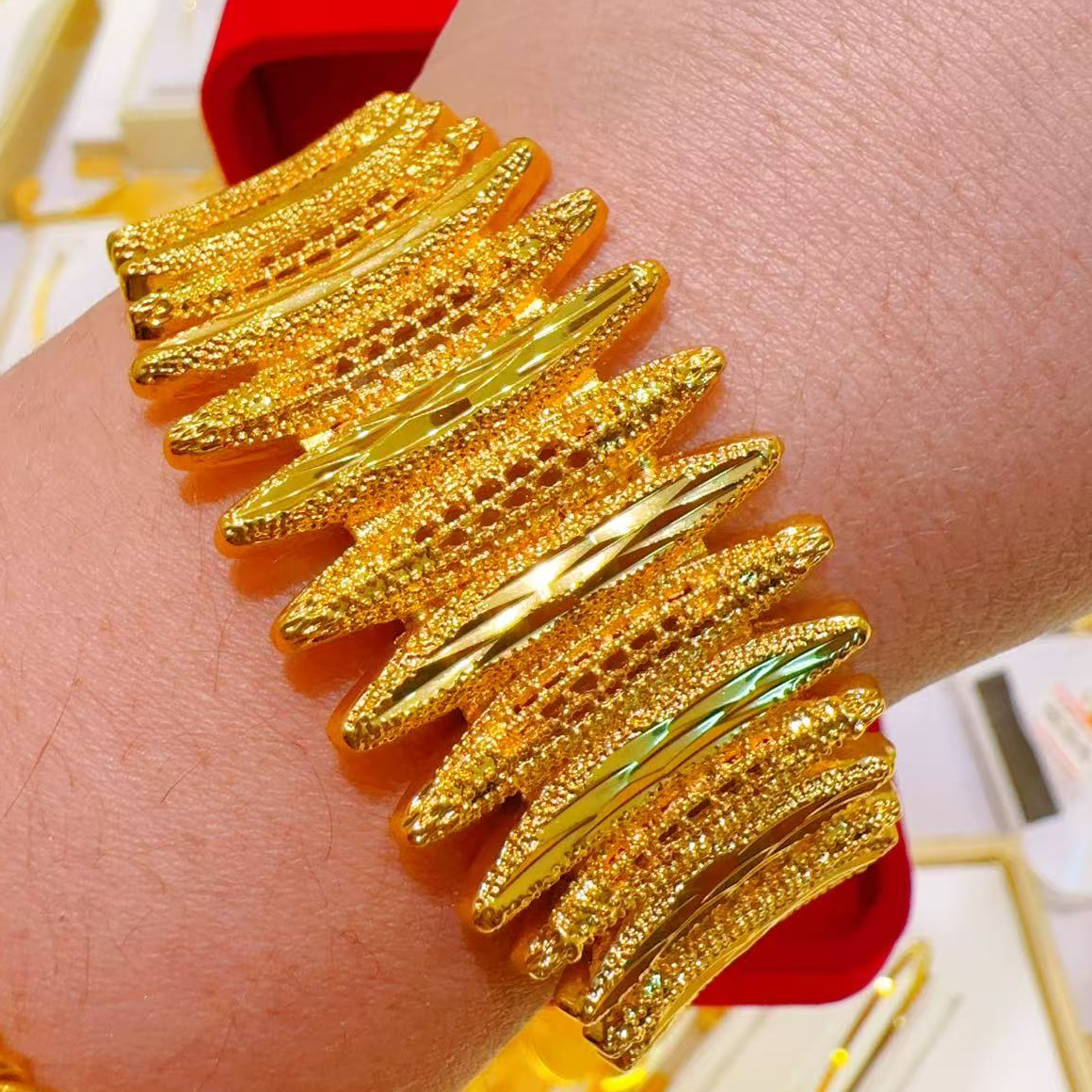 合金手镯 0.32g qixlik 手镯 سېھران مىس قاپىلىما ئالتۇنلىرى 