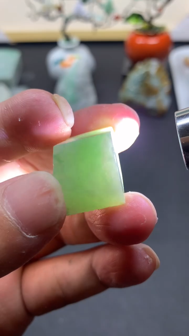 【闪购商品】翡翠颈饰未镶嵌天然翡翠A货