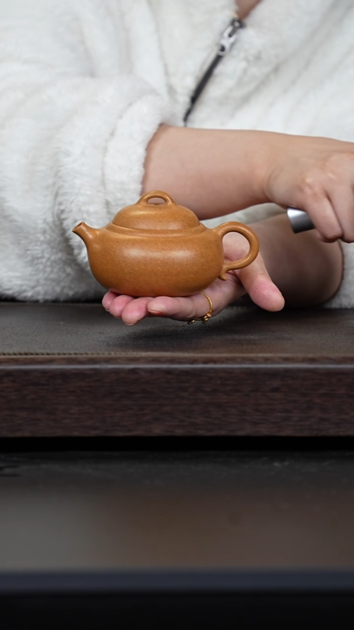 【闪购商品】紫砂茶壶微瑕黄金段玉乳