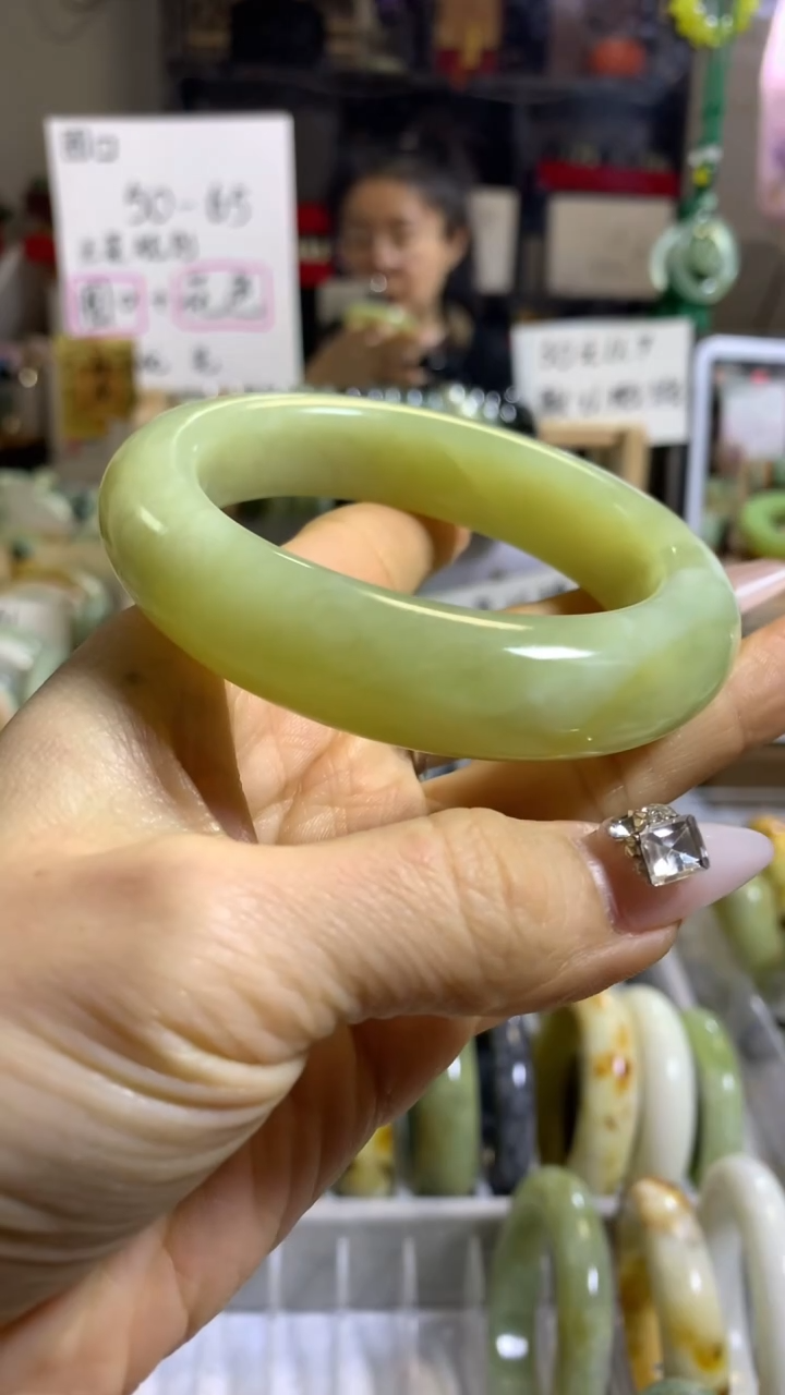 未镶嵌岫玉手镯42 58+ 包容