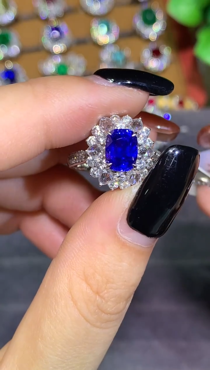 戒指蓝宝石18K金镶嵌2.13CT