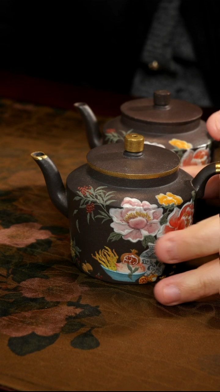 茶壶紫砂脸***糕加金天青折肩牡丹壶