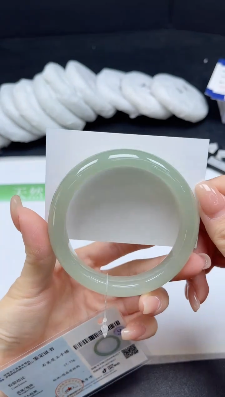 未镶嵌手镯石英质玉032-5960