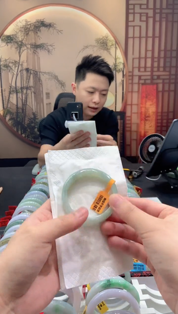 翡翠手镯未镶嵌000024977