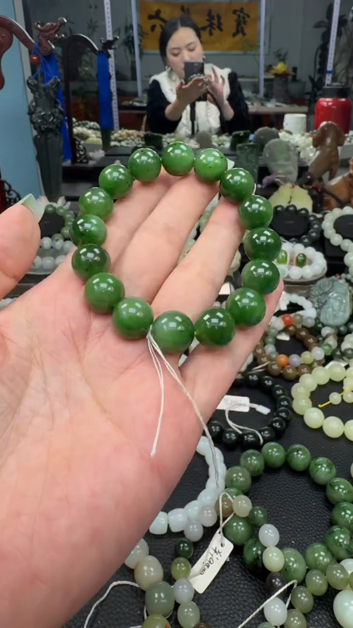 未镶嵌手串和田玉俄罗斯辣阳绿碧玉卡12