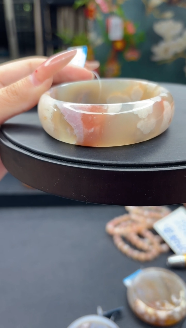 【闪购商品】石英质玉手镯未镶嵌47（61圈）