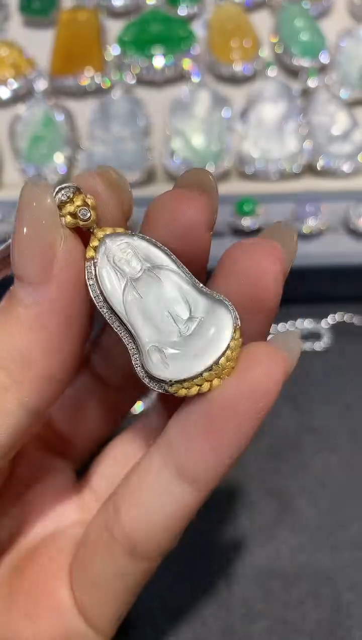 【闪购商品】翡翠吊坠(不含链)18K金镶嵌q244     