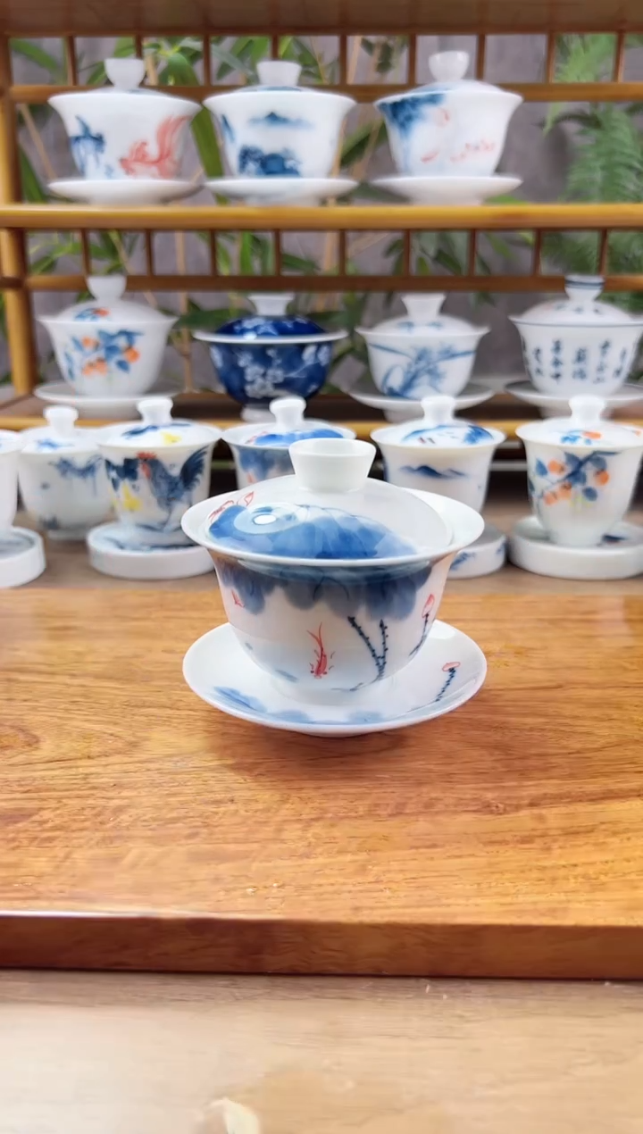 微瑕线条莲150ml三才盖碗