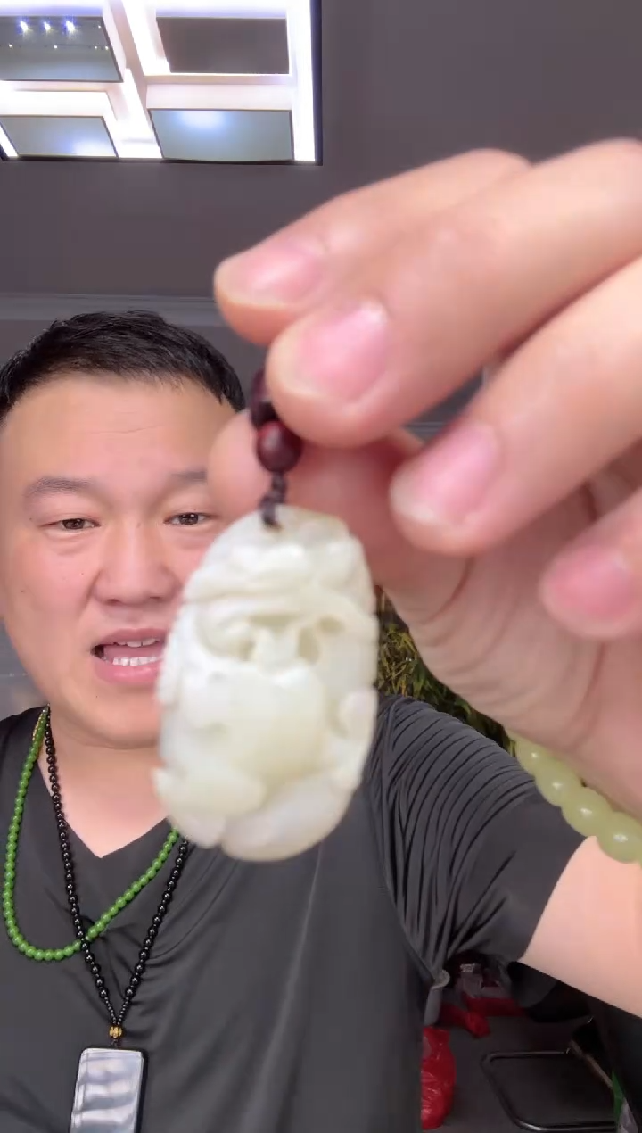 和田玉未镶嵌颈饰1