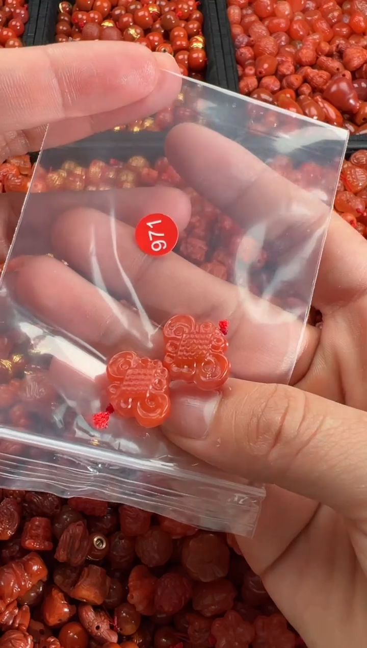 【闪购商品】南红玛瑙颈饰未镶嵌1