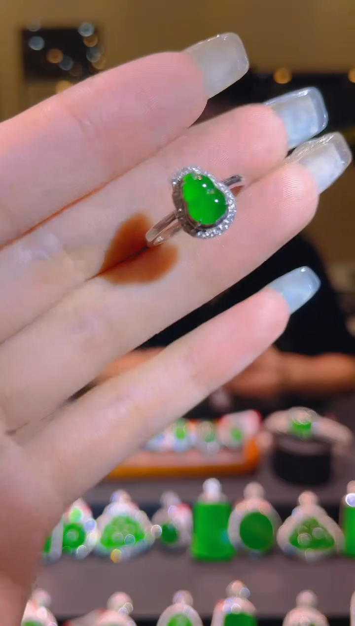 翡翠18K金镶嵌吊坠(不含链)A24