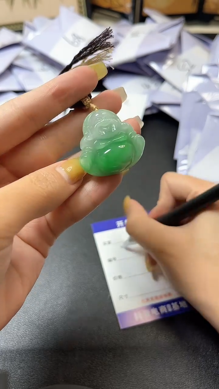 翡翠未镶嵌颈饰时尚精品 一物一拍
